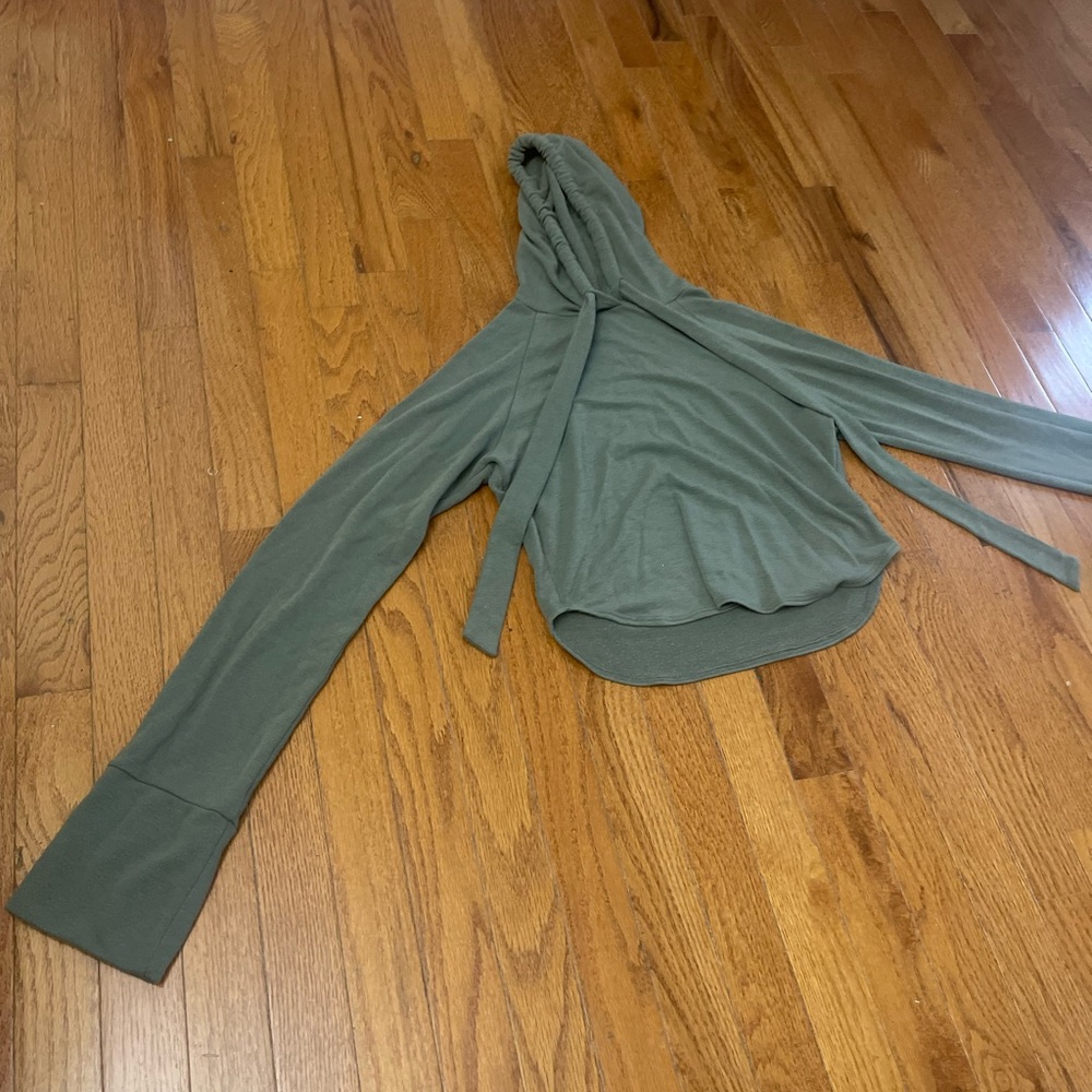Crop Long-sleeve Hooded Sweater T-shirt - Olive Green - Small - Picture 3 of 8
